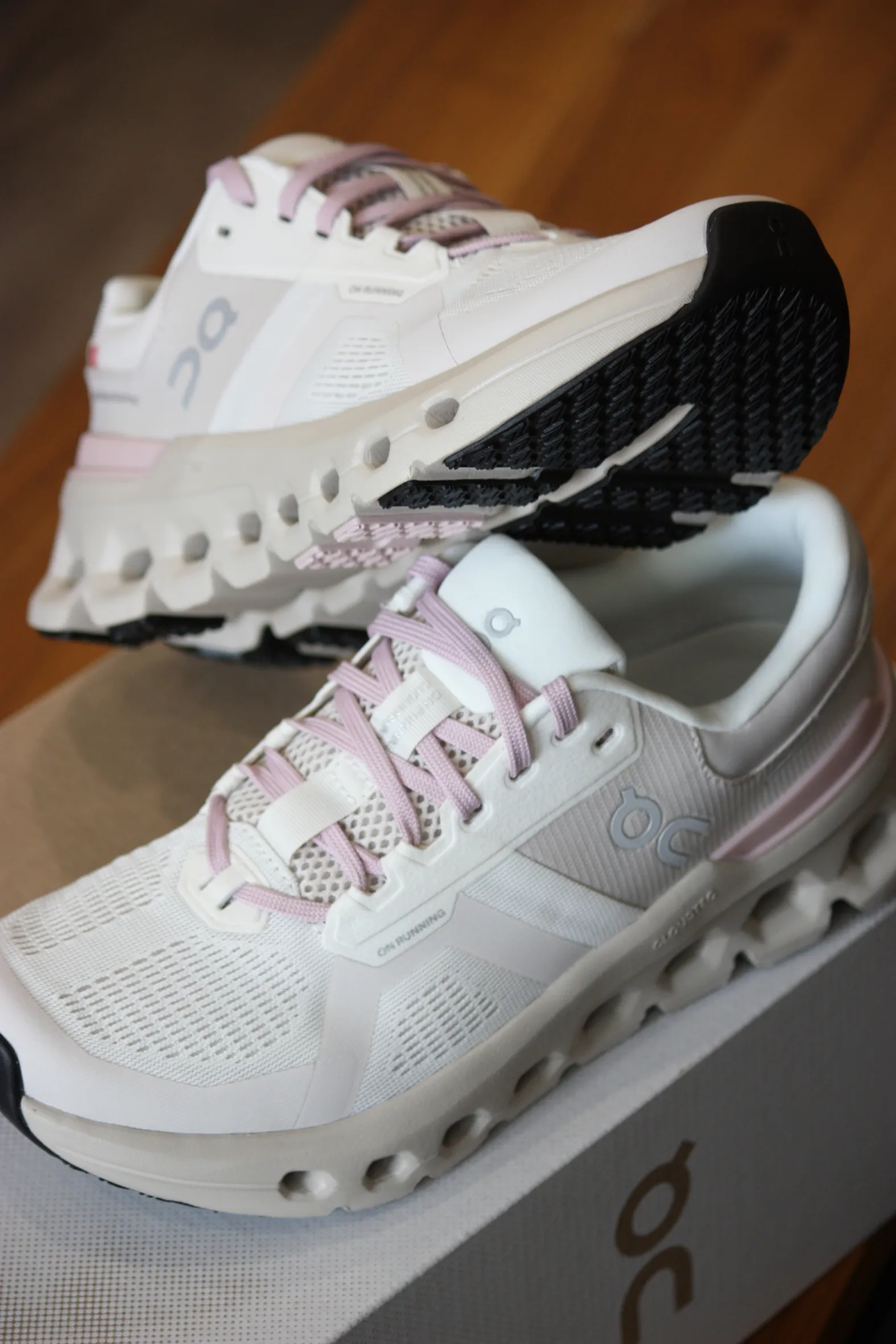 On Women's On Cloudrunner 2 silver mauve